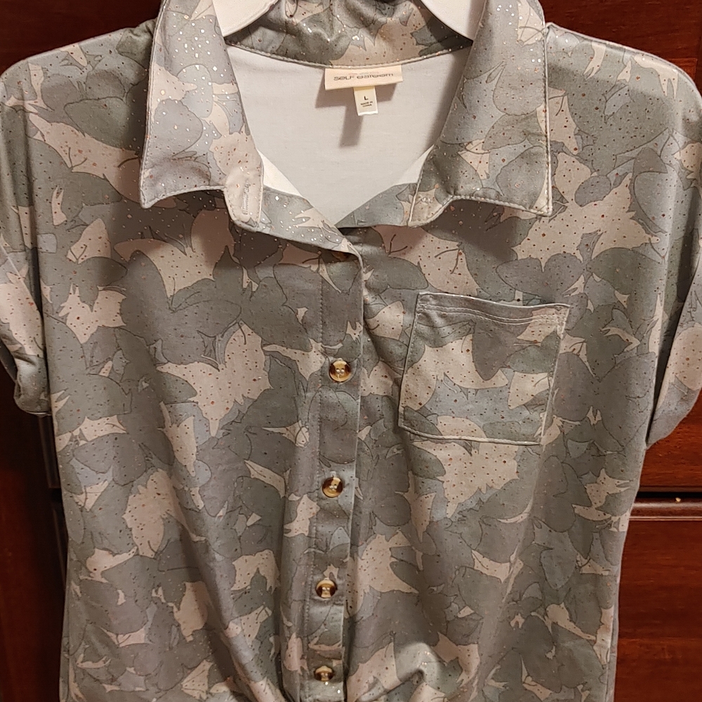 Kids shirt with matching scrunchi